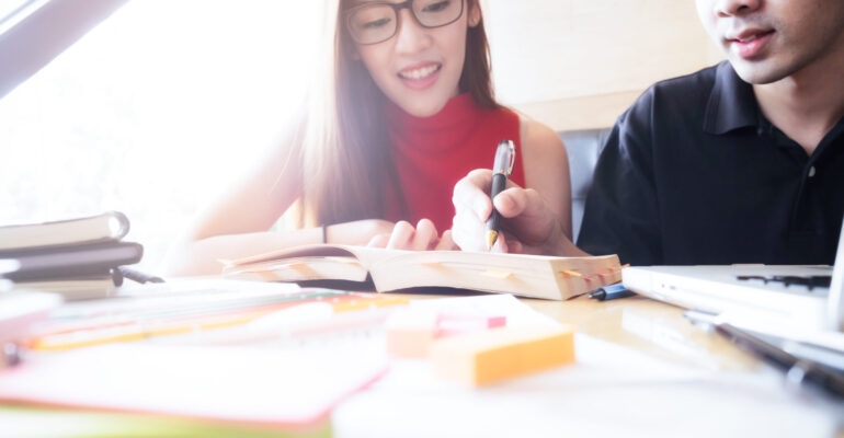 Education , Meeting , Discuss concept.